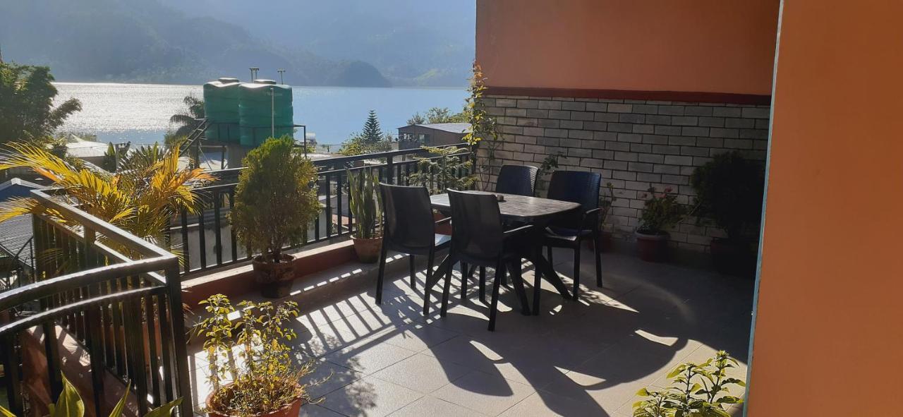 Golden Lake بوكْرا المظهر الخارجي الصورة